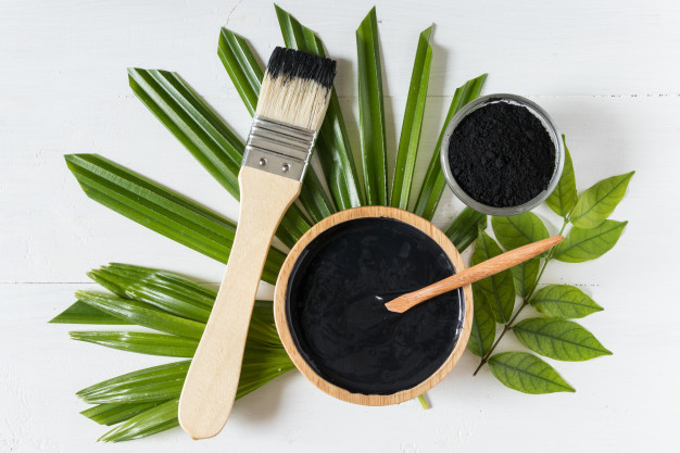 Charcoal powder and Aloe Vera for acne
